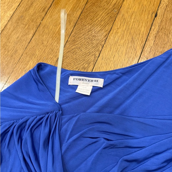 Forever 21 - BRAND NEW - One-Shoulder Royal Blue Dress with fun shoulder accent - Picture 4 of 5
